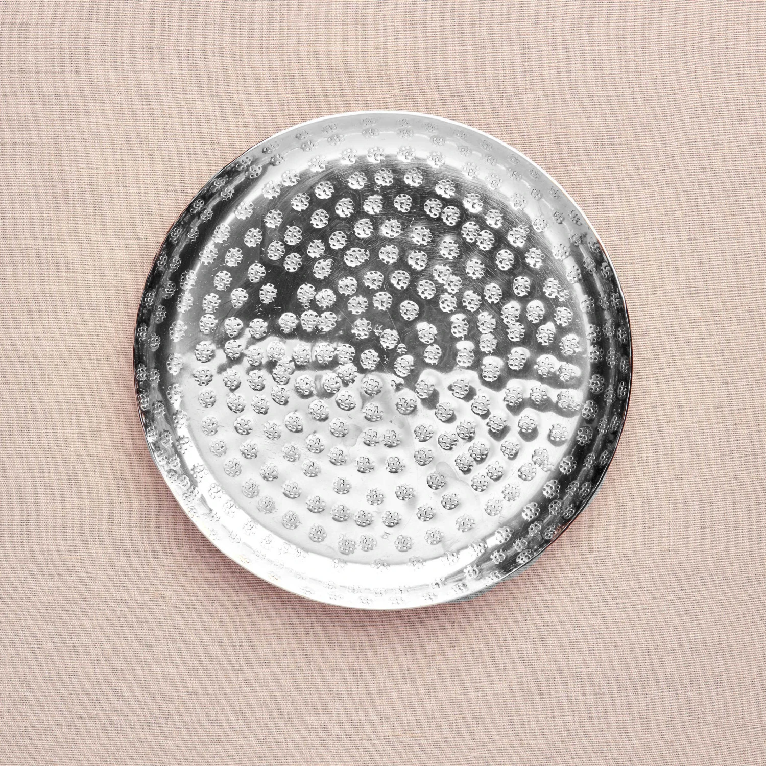 Deko-Teller Gehämmert Ø34cm ORIENTAL LOUNGE In Silber 5 Deko-Teller Gehämmert Ø34cm ORIENTAL LOUNGE In Silber – Bild 5