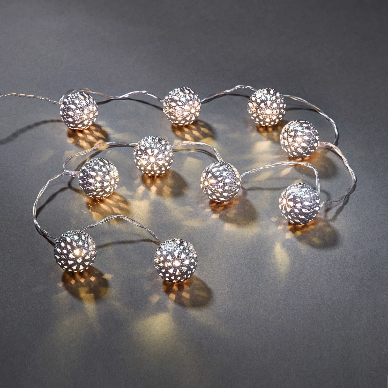 LED-Lichterkette Metallball 10 Lichter Mit USB-Batteriefach ORIENTAL LIGHTS In Silber 2 LED-Lichterkette Metallball 10 Lichter Mit USB-Batteriefach ORIENTAL LIGHTS In Silber – Bild 2